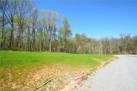 17512 Reading Ranch Ln, Siloam Springs, AR 72761