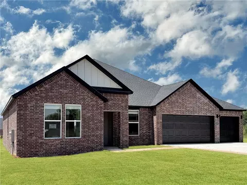 2909 Hattie Ln, Springdale, AR 72764
