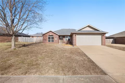 4096 Spring House Dr, Fayetteville, AR 72704