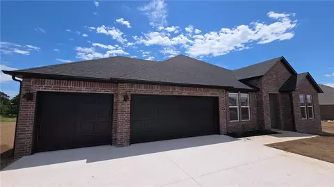 2917 Hattie Ln, Springdale, AR 72745
