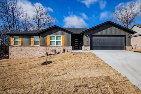 32 Eastleigh Dr, Bella Vista, AR 72714