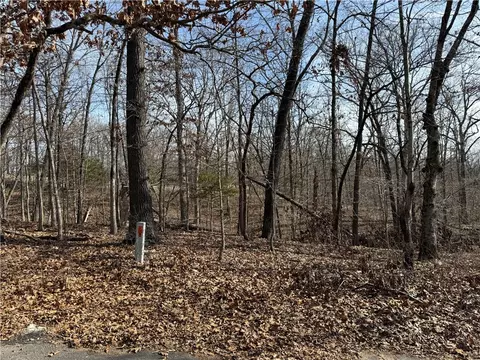 Lynton Lane, Bella Vista, AR 72715