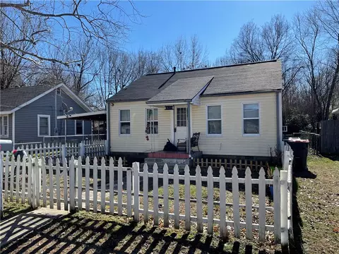 1619 Sisco Ave, Springdale, AR 72762