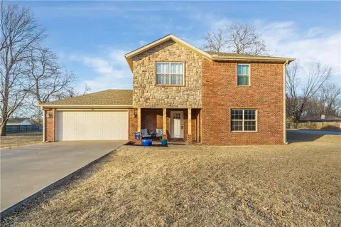 98 E Wilson, Farmington, AR 72730