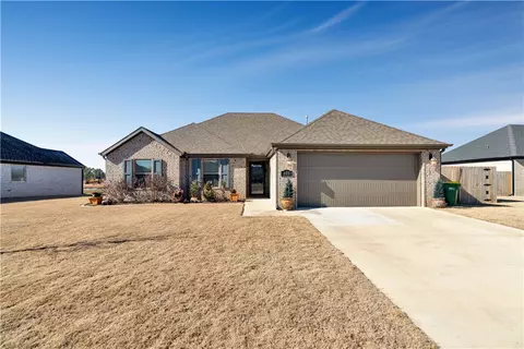 535 Grace Ln, Farmington, AR 72730