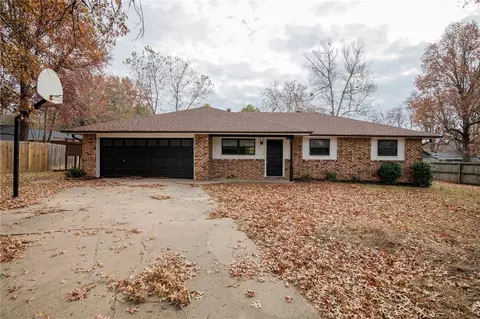 4307 Alma St, Springdale, AR 72764