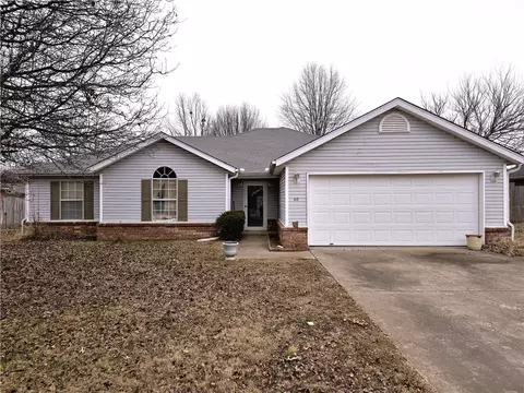 40 W Briarmeadow St, Farmington, AR 72730