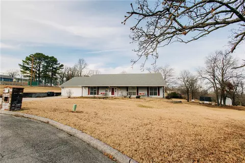 147 Woodcliff Ln, Springdale, AR 72764