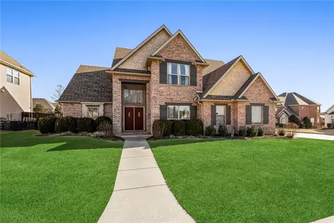 5099 S Strathmore Station Dr, Rogers, AR 72758