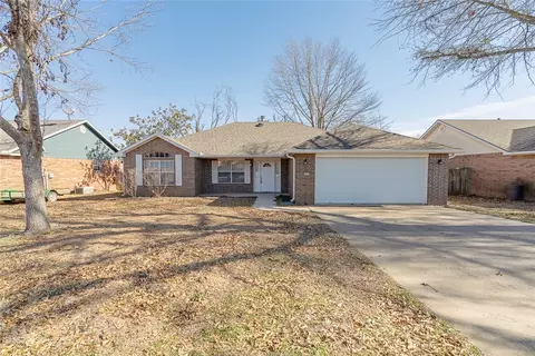 1603 S 25th St, Rogers, AR 72758