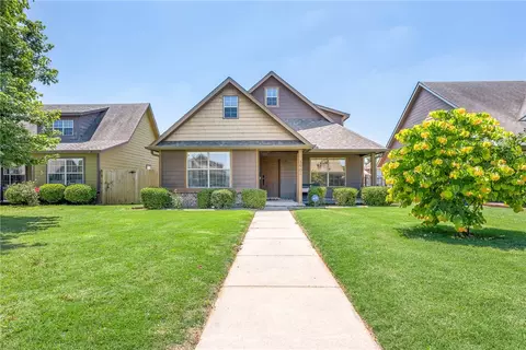 3901 SW Gibson Ave, Bentonville, AR 72712