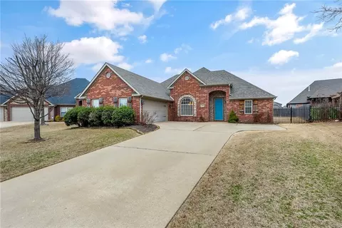 6509 W Hearth Bay, Rogers, AR 72758