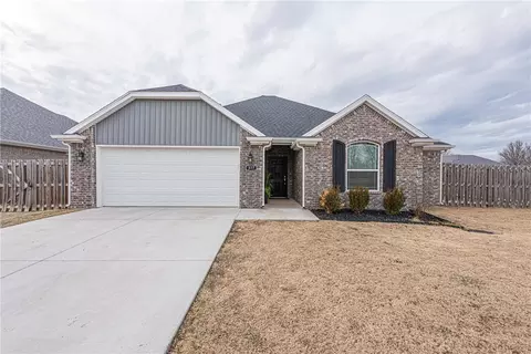 377 W Tyler Rd, Farmington, AR 72730