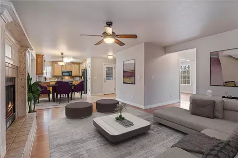 8 Duxford Cir, Bella Vista, AR 72714