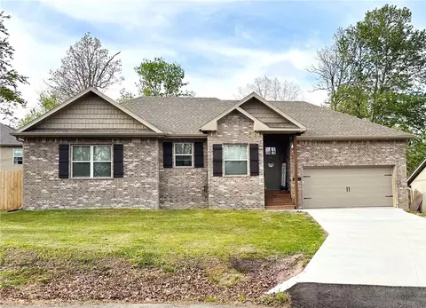 3 Aycock Ln, Bella Vista, AR 72715