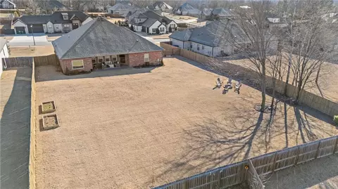 620 Oriole Dr, Springdale, AR 72762 photo 2