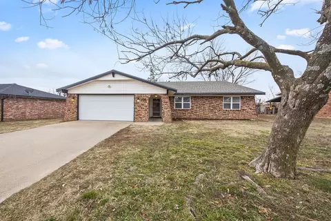 708 S 19th St, Rogers, AR 72758