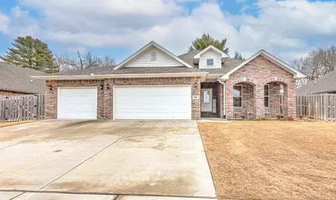800 Fox Spur, Pea Ridge, AR 72751