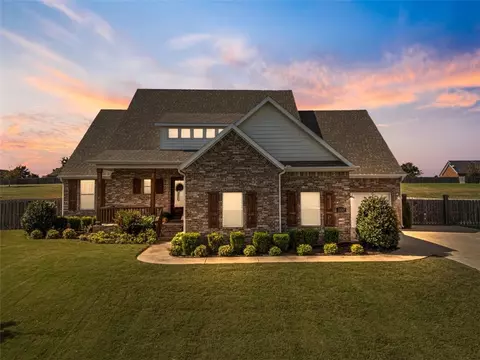 2152 Riverfront Ln, Fayetteville, AR 72703