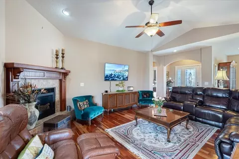 3 Patsy Cir, Bella Vista, AR 72715 photo 4