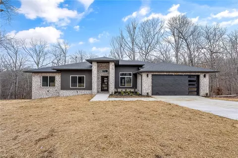 36 York Dr, Bella Vista, AR 72714