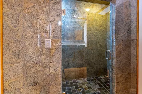 Bath - 997 Mcknight Ave, West Fork, AR 72774 photo 6 of 6