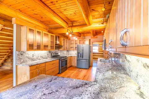 Kitchen - 997 Mcknight Ave, West Fork, AR 72774 photo 3 of 4