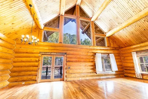 Living - 997 Mcknight Ave, West Fork, AR 72774 photo 2 of 6