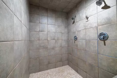 Bath - 997 Mcknight Ave, West Fork, AR 72774 photo 1 of 6