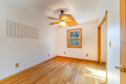 Bedroom - 997 Mcknight Ave, West Fork, AR 72774 photo 3 of 4