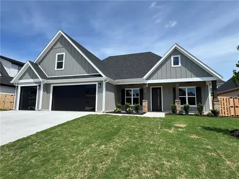 2718 Eris Ave, Lowell, AR 72745