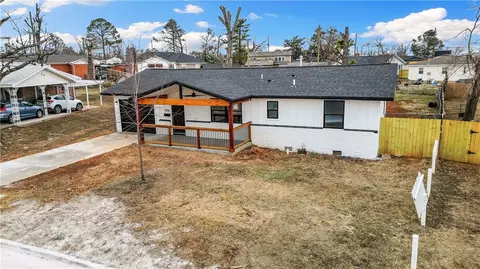 506 12th St, Rogers, AR 72756