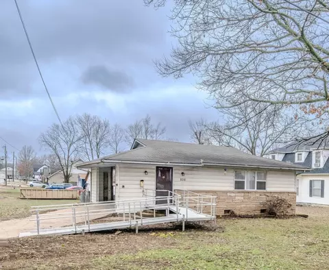 808 N Madison, Siloam Springs, AR 72761