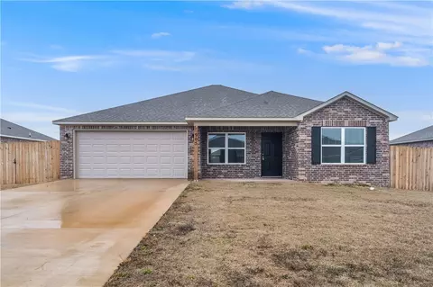 905 W Tanner Dr, Siloam Springs, AR 72761