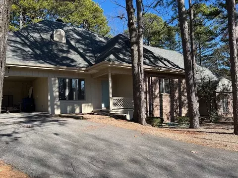 1 Norwood Ln, Bella Vista, AR 72714