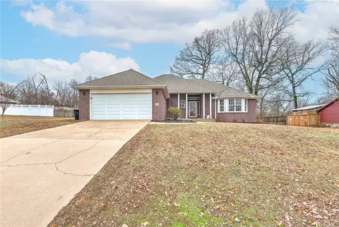 688 Weston Cir, Cave Springs, AR 72718