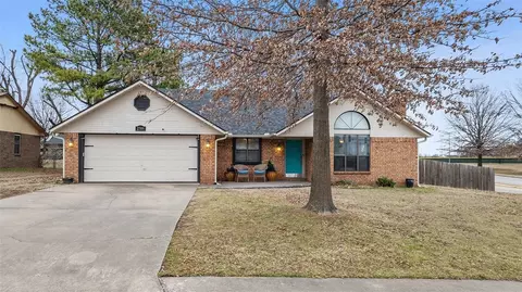 2709 S 44th Pl, Springdale, AR 72762