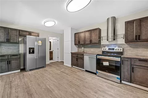 Kitchen - 9617 Ledge Dr, Springdale, AR 72762 photo 3 of 3