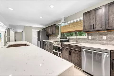 Kitchen - 9617 Ledge Dr, Springdale, AR 72762 photo 1 of 3