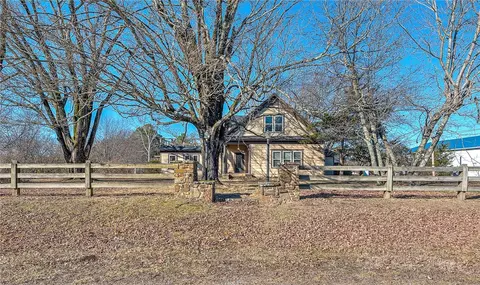 209 S Devils Den Rd, Winslow, AR 72959