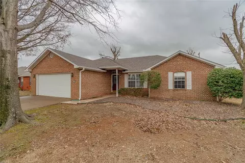 2404 W Seminole Dr, Rogers, AR 72758
