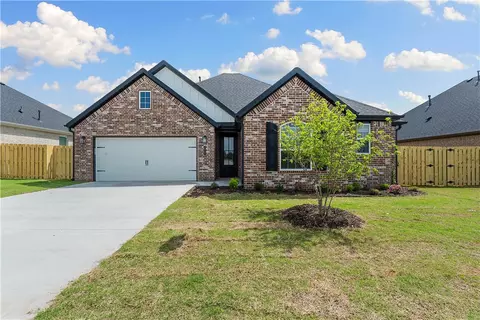 1817 Bugg St, Pea Ridge, AR 72751
