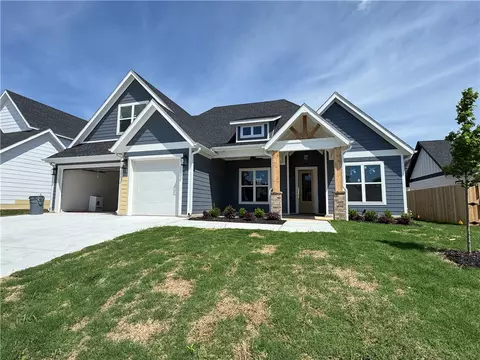 2722 Eris Ave, Lowell, AR 72745