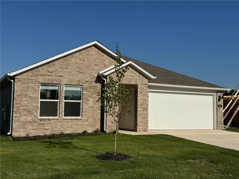 562 Arizona St, Farmington, AR 72730