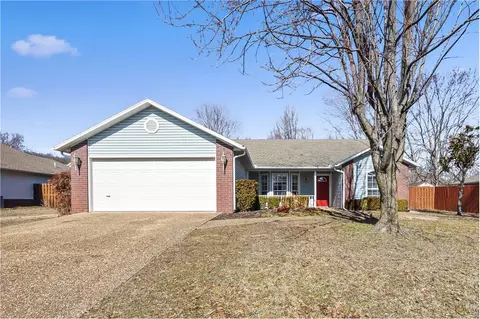 3148 W Gypsum Dr, Fayetteville, AR 72704