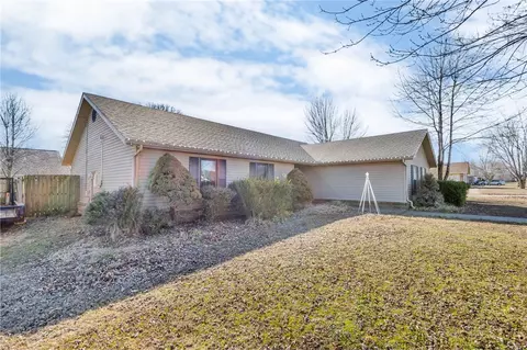 805 Michael St, Centerton, AR 72719 photo 3