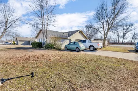 805 Michael St, Centerton, AR 72719 photo 32