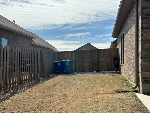 Exterior - 2418 W Lock Ln, Pea Ridge, AR 72751 photo 5 of 7
