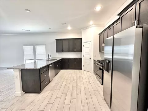 Kitchen - 2418 W Lock Ln, Pea Ridge, AR 72751 photo 6 of 6