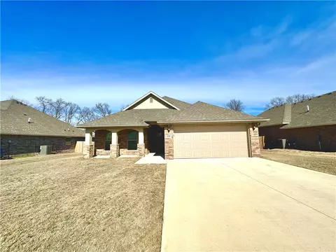 Exterior - 2418 W Lock Ln, Pea Ridge, AR 72751 photo 2 of 7